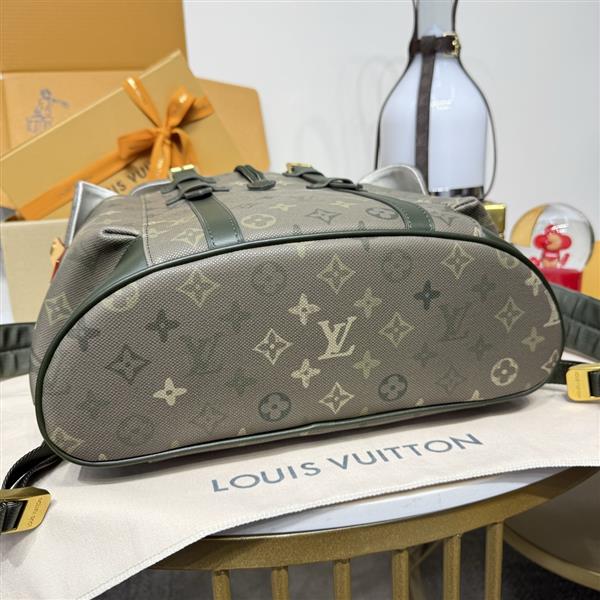 2026122114854735 270